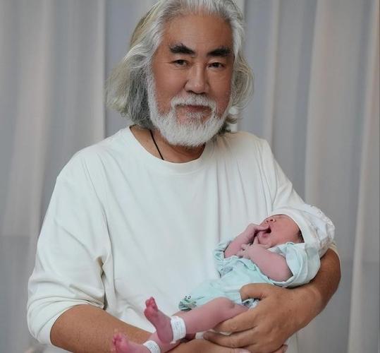 新奥今晚买什么和张纪中转移3亿资产与张纪中个